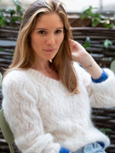 Charger l&#39;image dans la galerie, Pull_mohair_ecru_hiver_super_doux_col_V
