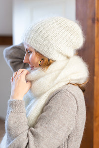 Bonnet pour femme écru en laine mohair doux et chaud