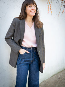 pull_rose_angora_doux_chaud_bureau