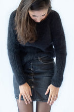 Charger l&#39;image dans la galerie, Pull pour femme noir en laine angora doux et chaud